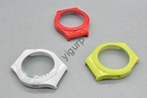 Spray coating bright and matte surfaces